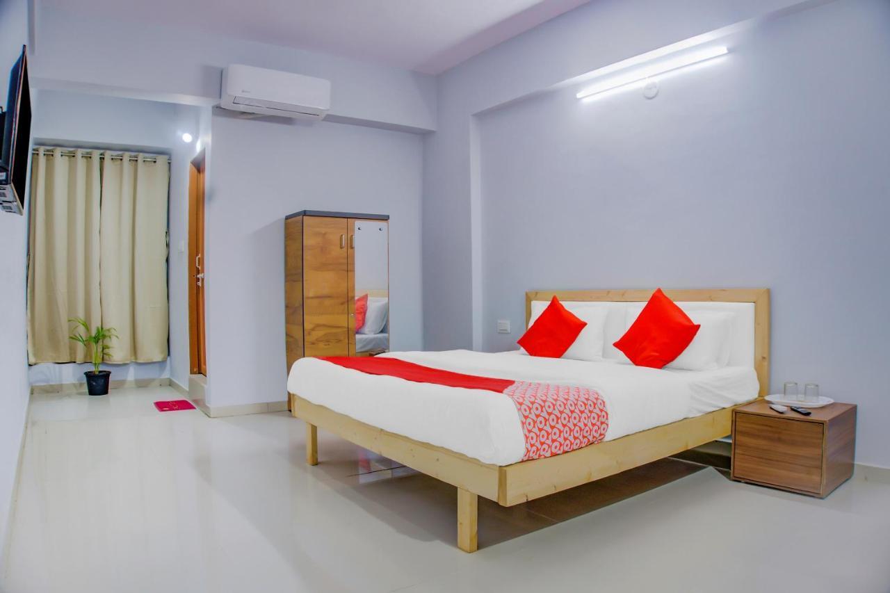 Oyo 75173 Hotel Regency Сурат Экстерьер фото