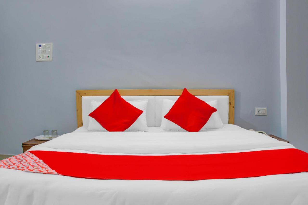 Oyo 75173 Hotel Regency Сурат Экстерьер фото