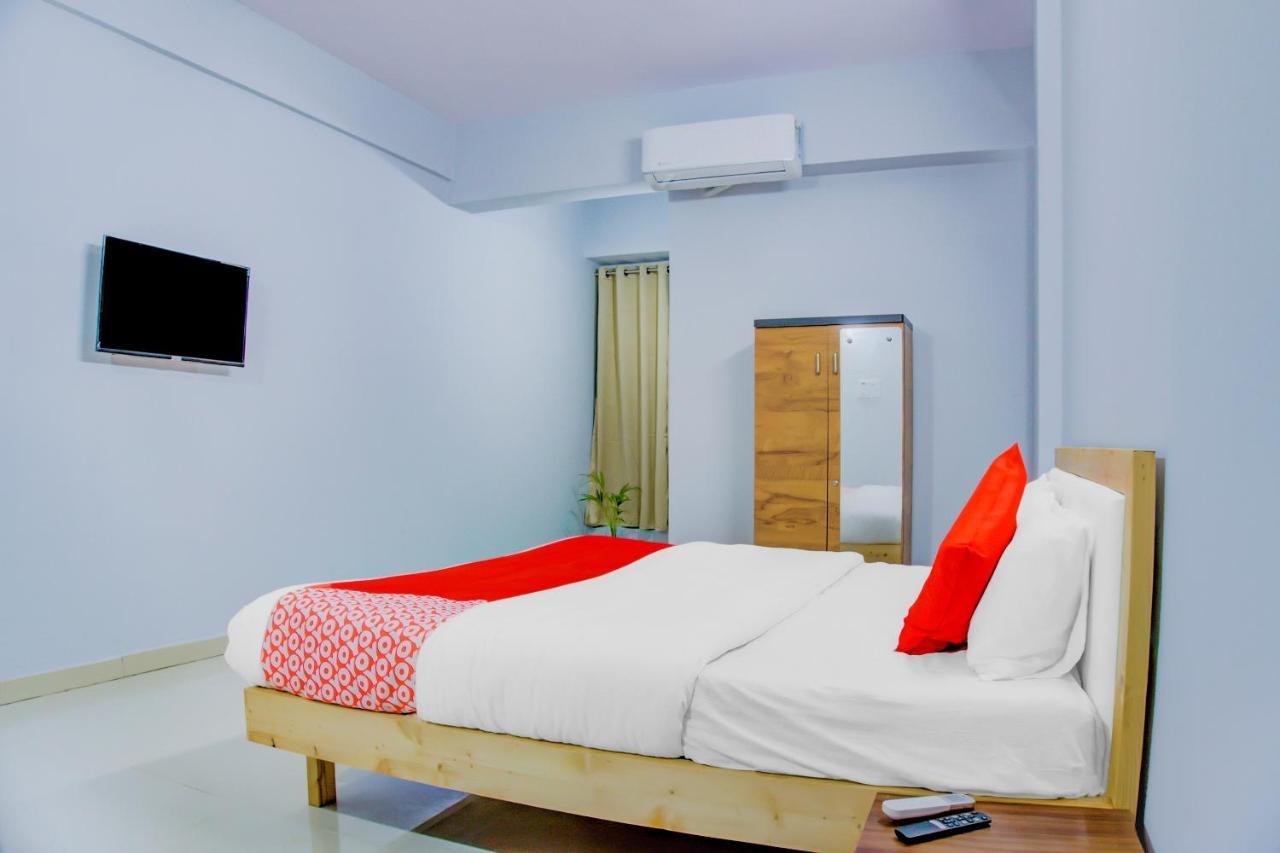 Oyo 75173 Hotel Regency Сурат Экстерьер фото